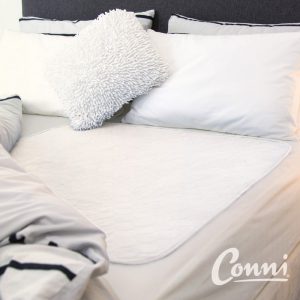 Conni bed white pad